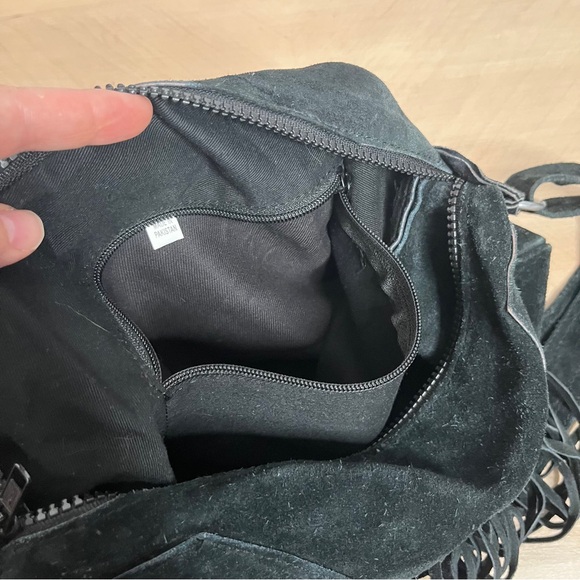 Black Fringe Suede Shoulder Bag Western Top Zip Closure - Picture 6 of 9